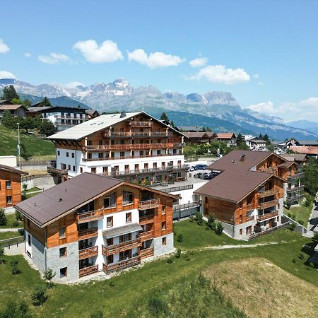 Terresens - Les Fermes Du Mont-Blanc Aparthotel กงบลู ภายนอก รูปภาพ